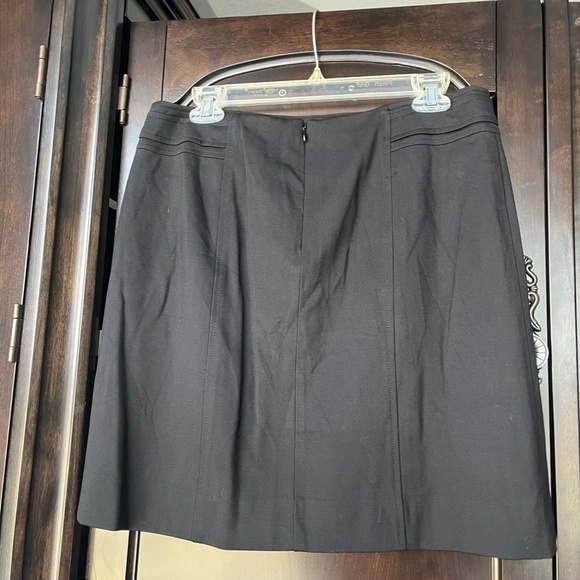 White House Black Market Mini Skirt - Picture 5 of 6